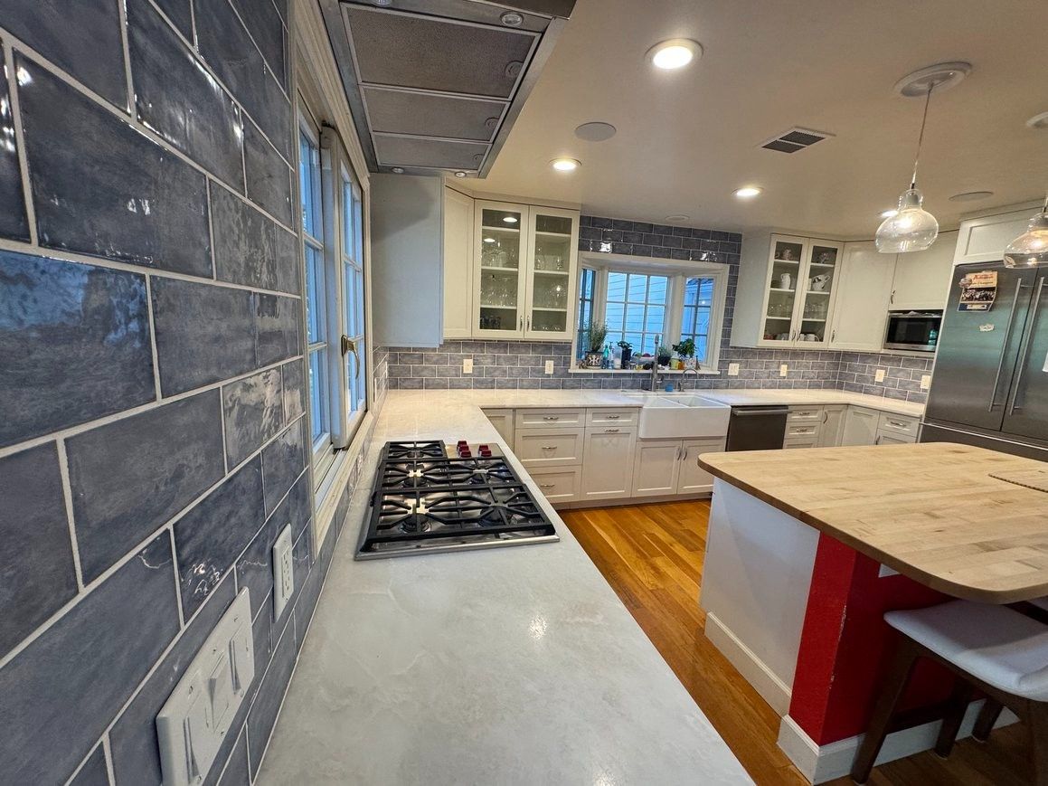 Backsplashes tile and stone project from Meza Tile & Stone’s original website