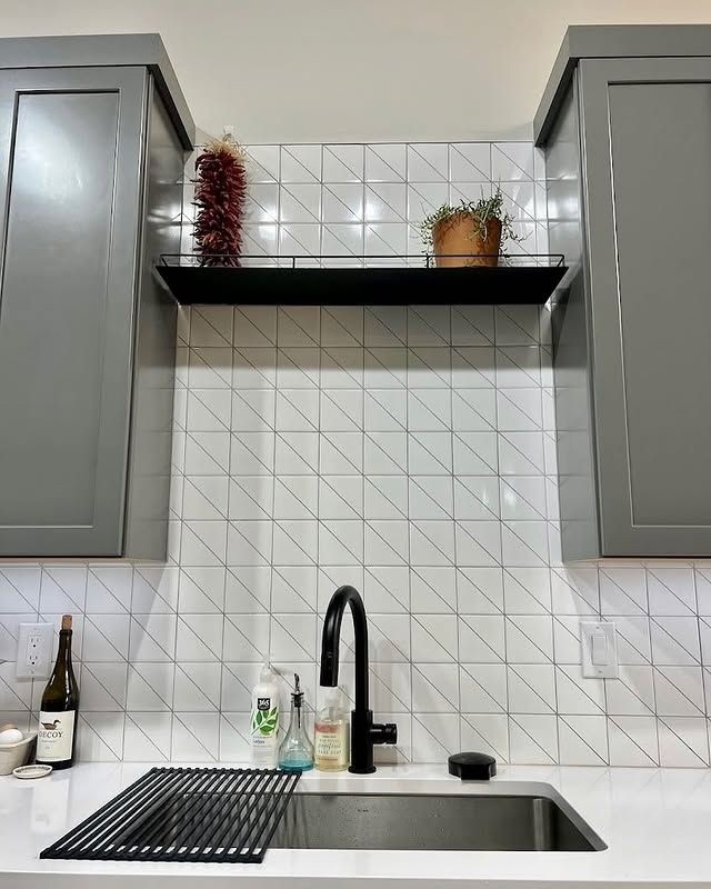Backsplashes tile and stone project from Meza Tile & Stone’s original website