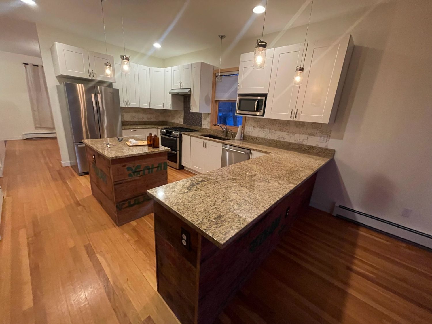 Backsplashes tile and stone project from Meza Tile & Stone’s original website
