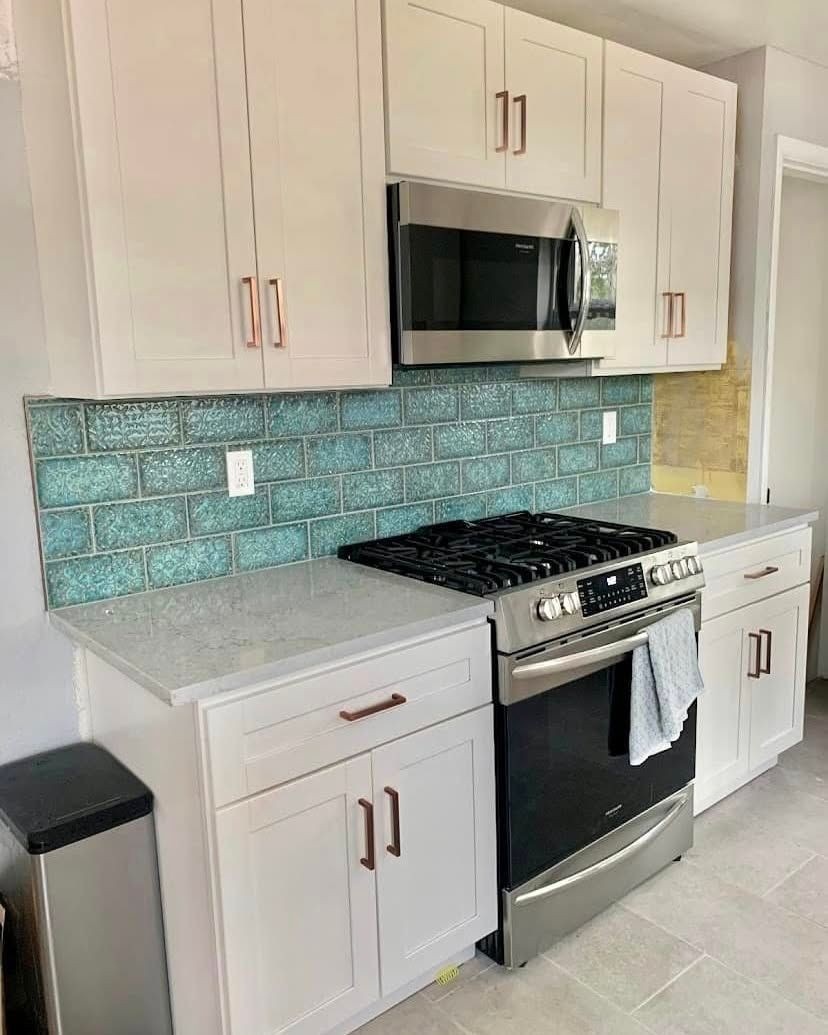 Backsplashes tile and stone project from Meza Tile & Stone’s original website