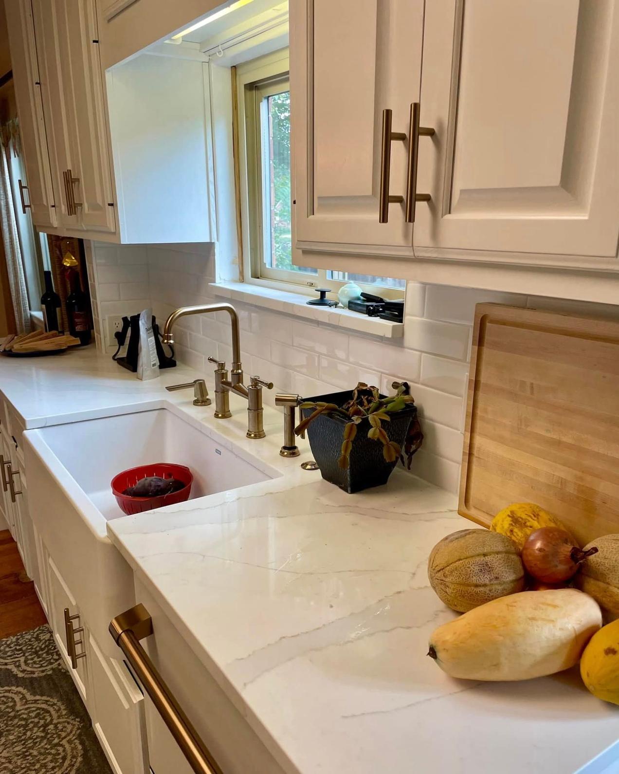 Backsplashes tile and stone project from Meza Tile & Stone’s original website
